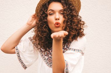 10 dicas para ter um cabelo cacheado lindo e poderoso – Blog Aneethun